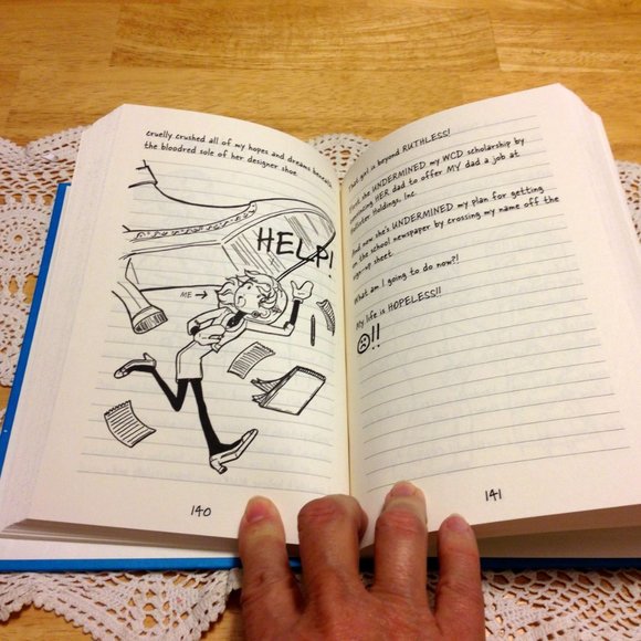 Dork Diaries, middle grades, Volume 5, Tales from not-so-smart Miss Know-it-all - Picture 3 of 8